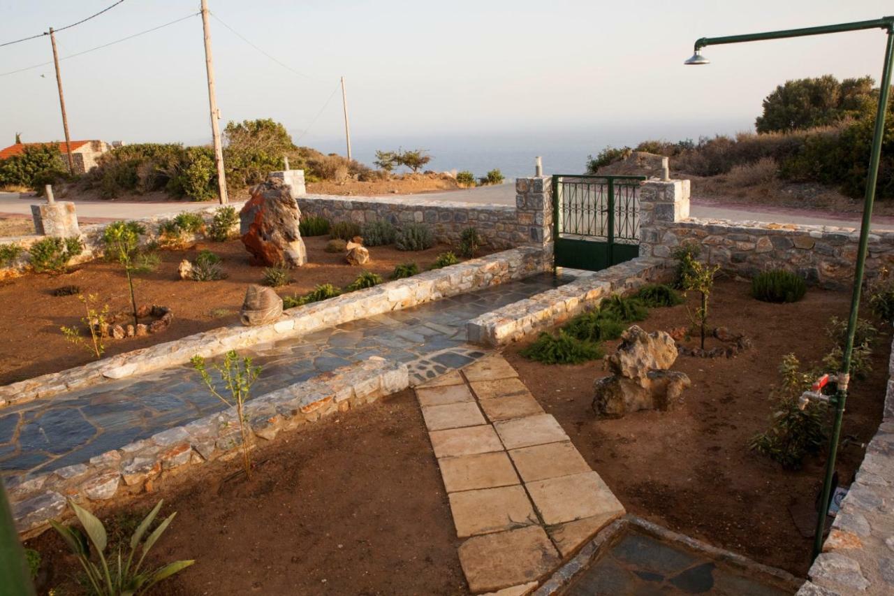 Alexandros Villa Agia Paraskevi  Luaran gambar