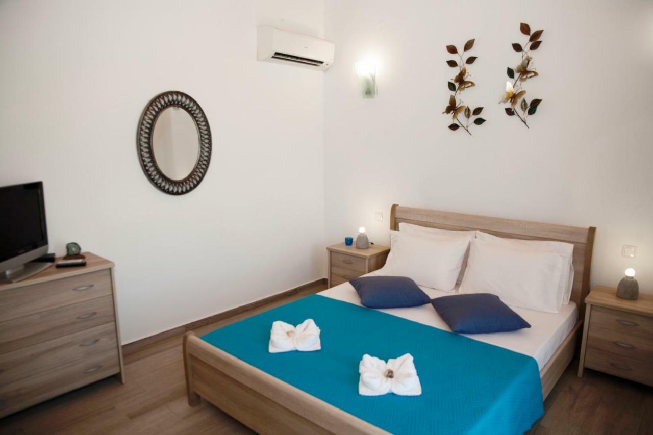 Alexandros Villa Agia Paraskevi  Luaran gambar
